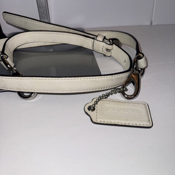 Coach Cream Leather Crossbody Adjustable Strap And Large Hangtag GUC - Picture 1 of 3